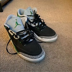 Mens size 11 pine green jordan 3